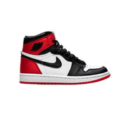 Tênis Feminino e Masculino Confortável para Caminhada na Cor Preto, Branco e Vermelho Air Jordan Tricolor