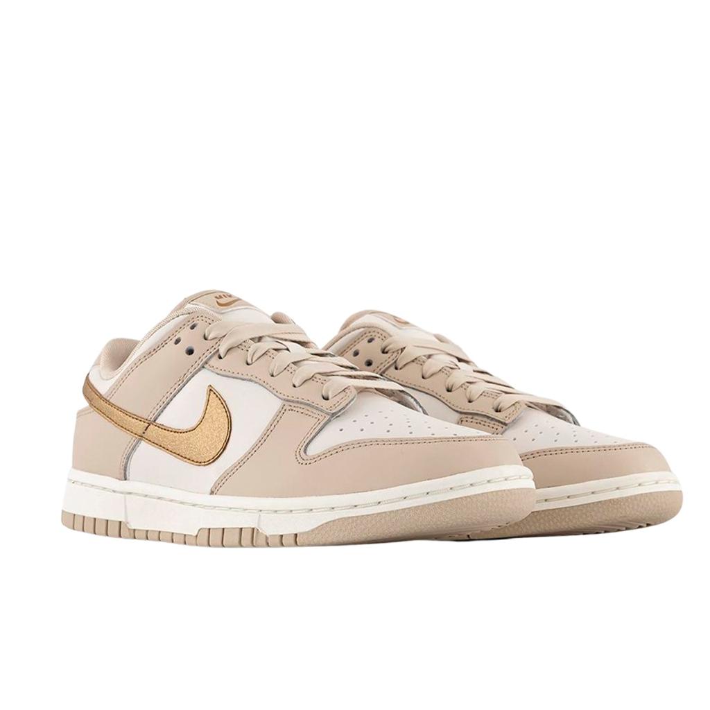 Nike Dunk: Conheça o Estilo Atemporal na cor Nude com Branco e Dourado - Feminino - Asah Store