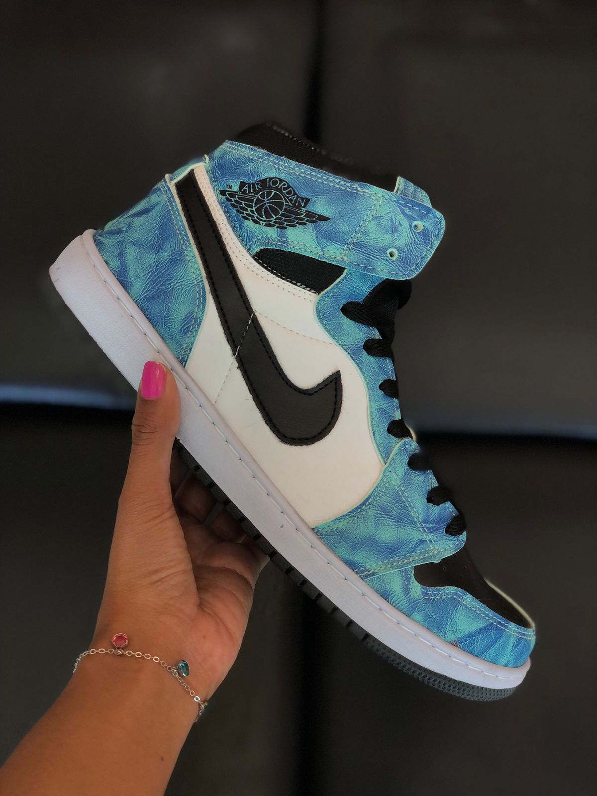 Air Jordan 1 High Tie Dye: Tênis Masculino e Feminino Confortável para Caminhada na Cor Azu