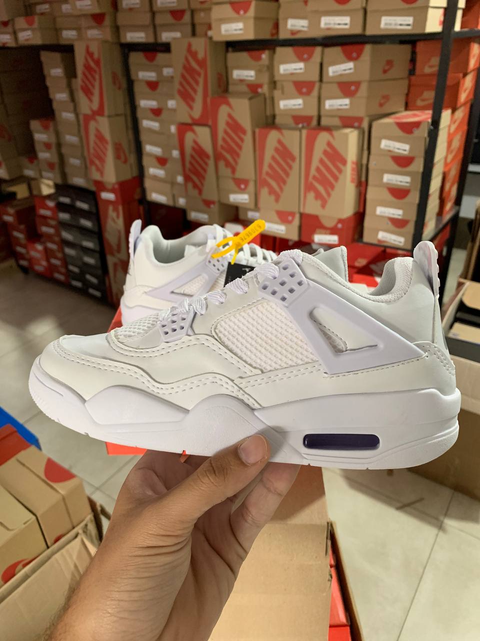 Jordan 4: O Ícone do Estilo e Performance na cor Branco - Masculino e Feminino