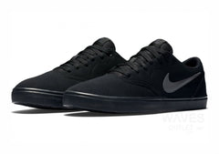 Nike SB Check: Estilo e Performance na cor Preto - Masculino e Feminino - Asah Store